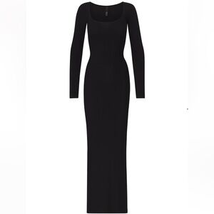 NWT - SKIMS black maxi